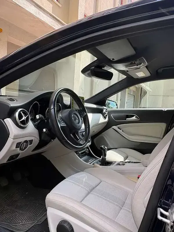 Usata Mercedes A160 Premium 90 CV (66 kW) 2017 Blu/azzurro Berlina