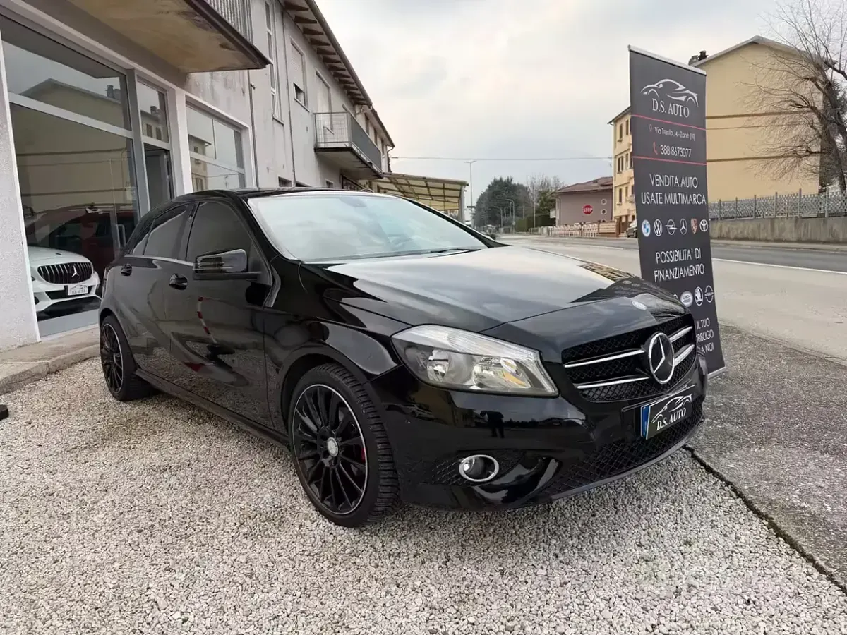 Usata Mercedes A180 109 CV (80 kW) 2014 Nero Berlina