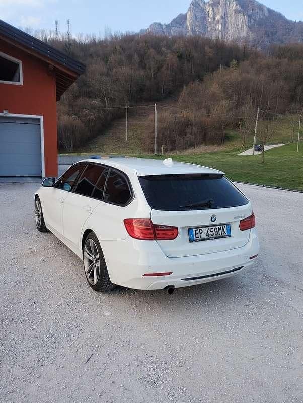 Usata BMW 320 Sport Line 184 CV (135 kW) 2013 Station wagon