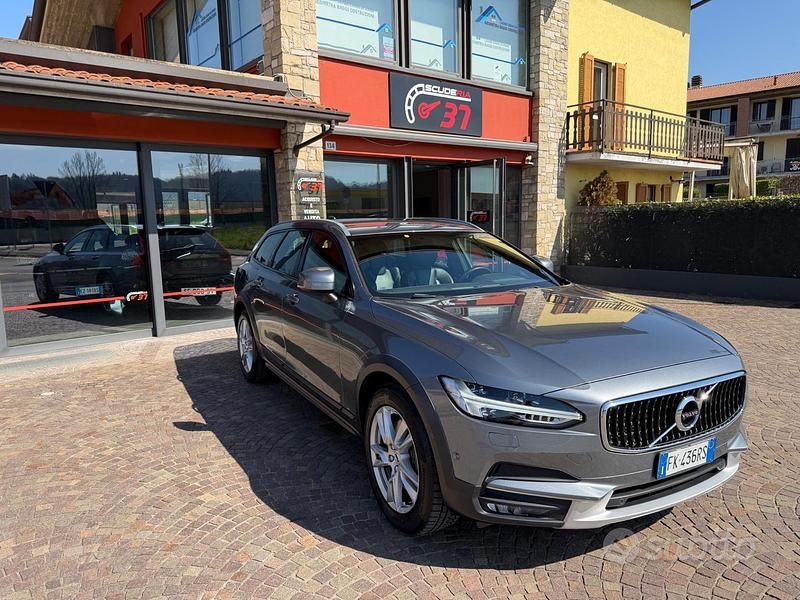Usata Volvo V90 CC Pro 190 CV (139 kW) 2017 Grigio Station wagon