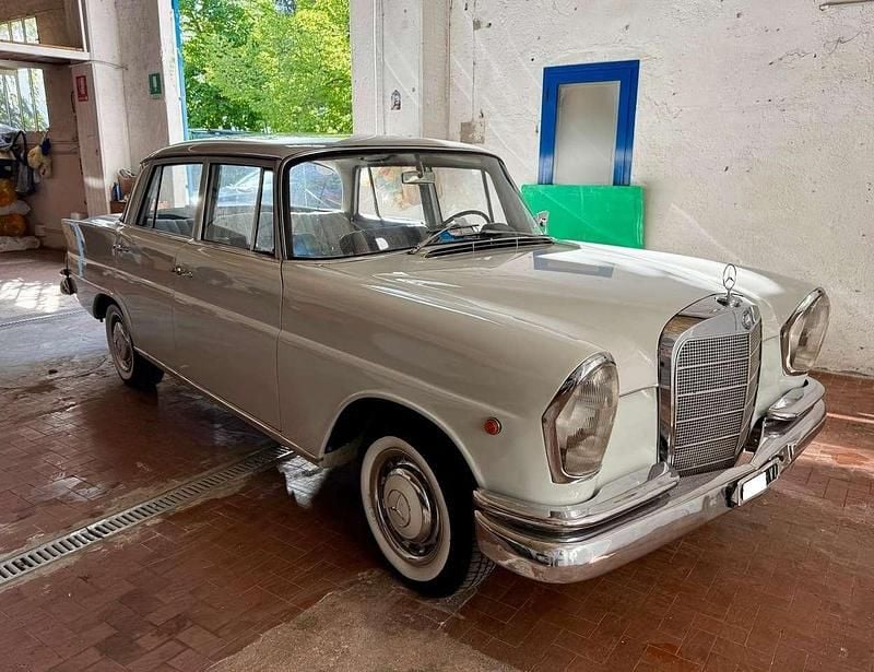Usata Mercedes 190 80 CV (58 kW) 1964 Other Berlina
