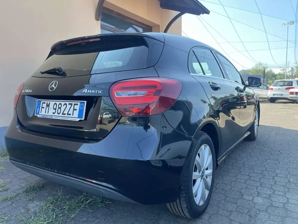 Usata Mercedes A200 Premium 136 CV (100 kW) 2018 Nero Berlina