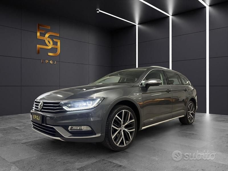 Usata VW Passat Alltrack 190 CV (139 kW) 2017 Grigio Station wagon
