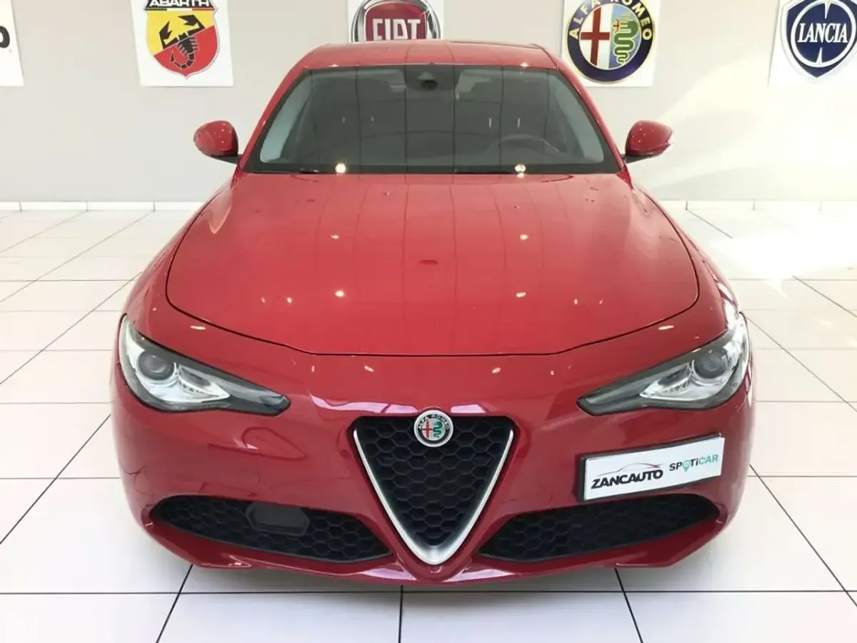 Usata Alfa Romeo Giulia Tech Edition 160 CV (117 kW) 2020 Rosso Berlina