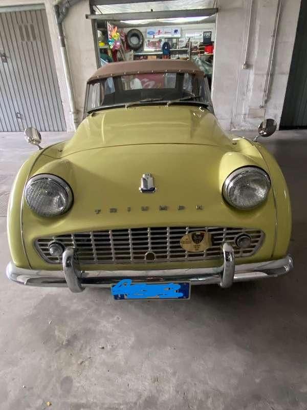 Usata Triumph TR3 101 CV (74 kW) 1959 Giallo Cabrio