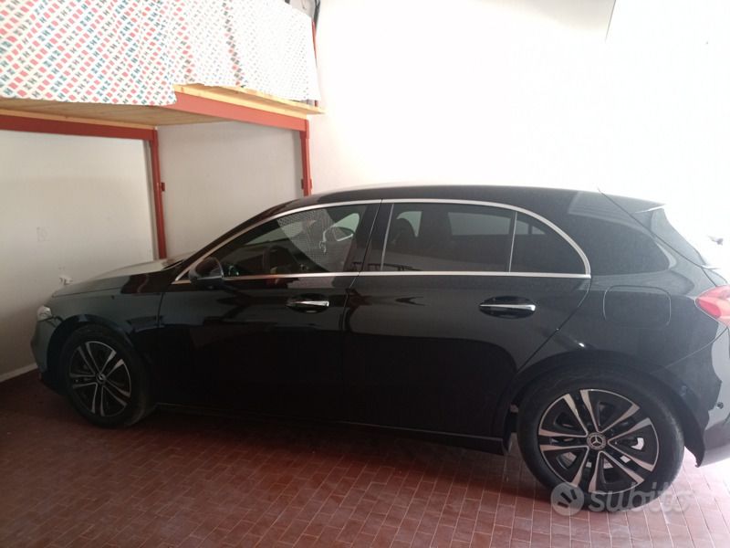 Usata Mercedes A180 136 CV (100 kW) 2023 Nero Berlina