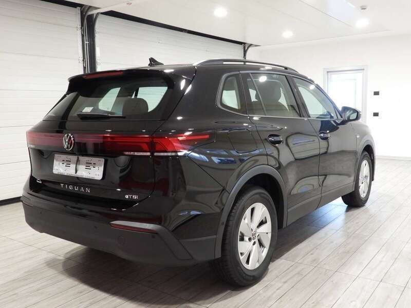 Usata VW Tiguan Life 131 CV (96 kW) 2024 Urano grey SUV