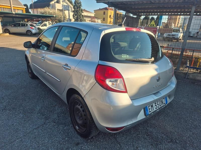 Usata Renault Clio IV 90 CV (66 kW) 2012 Argento Berlina