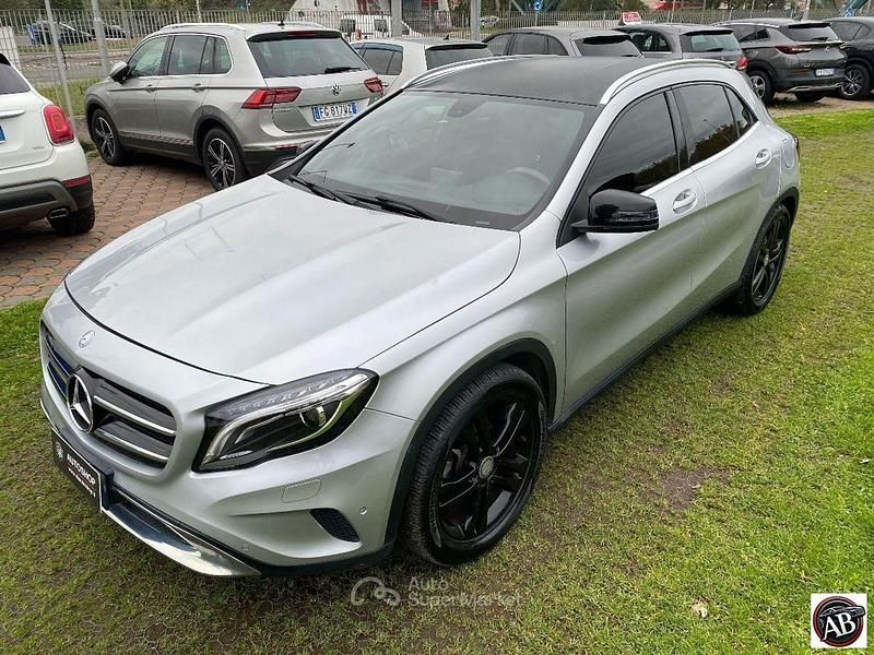 Usata Mercedes GLA200 137 CV (100 kW) 2014 Gray SUV