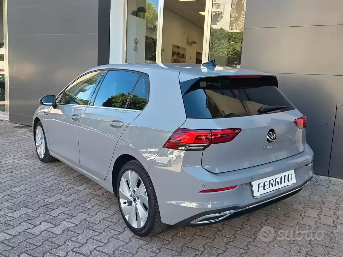 Usata VW Golf VIII Style 150 CV (110 kW) 2022 Grigio Berlina