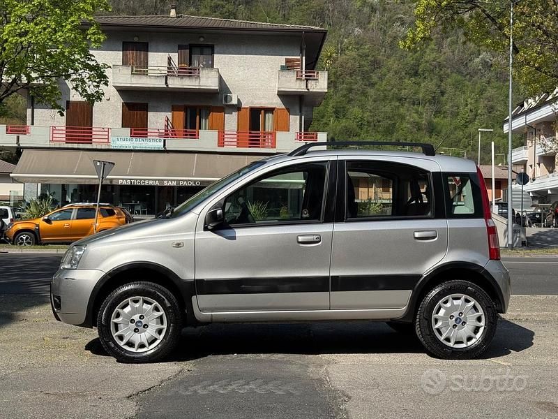 Occasion Fiat Panda 4x4 Climbing 60 ch (44 kW) 2005 Gris Citadine
