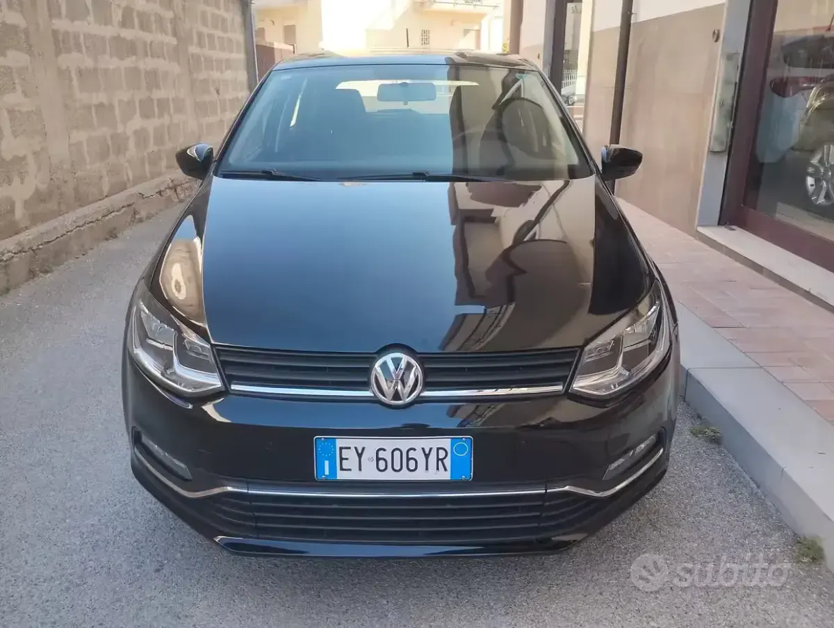 Usata VW Polo Comfortline 75 CV (55 kW) 2015 Nero Berlina