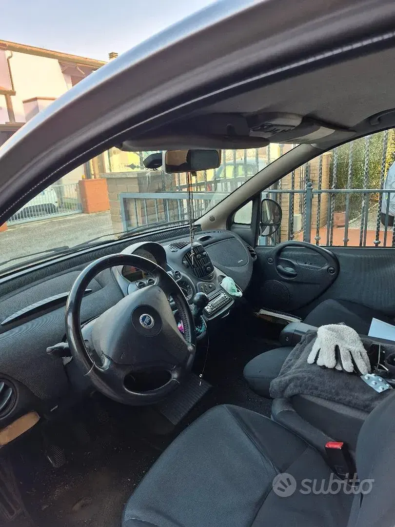 Usata Fiat Multipla 103 CV (75 kW) 2006 Grigio Monovolume