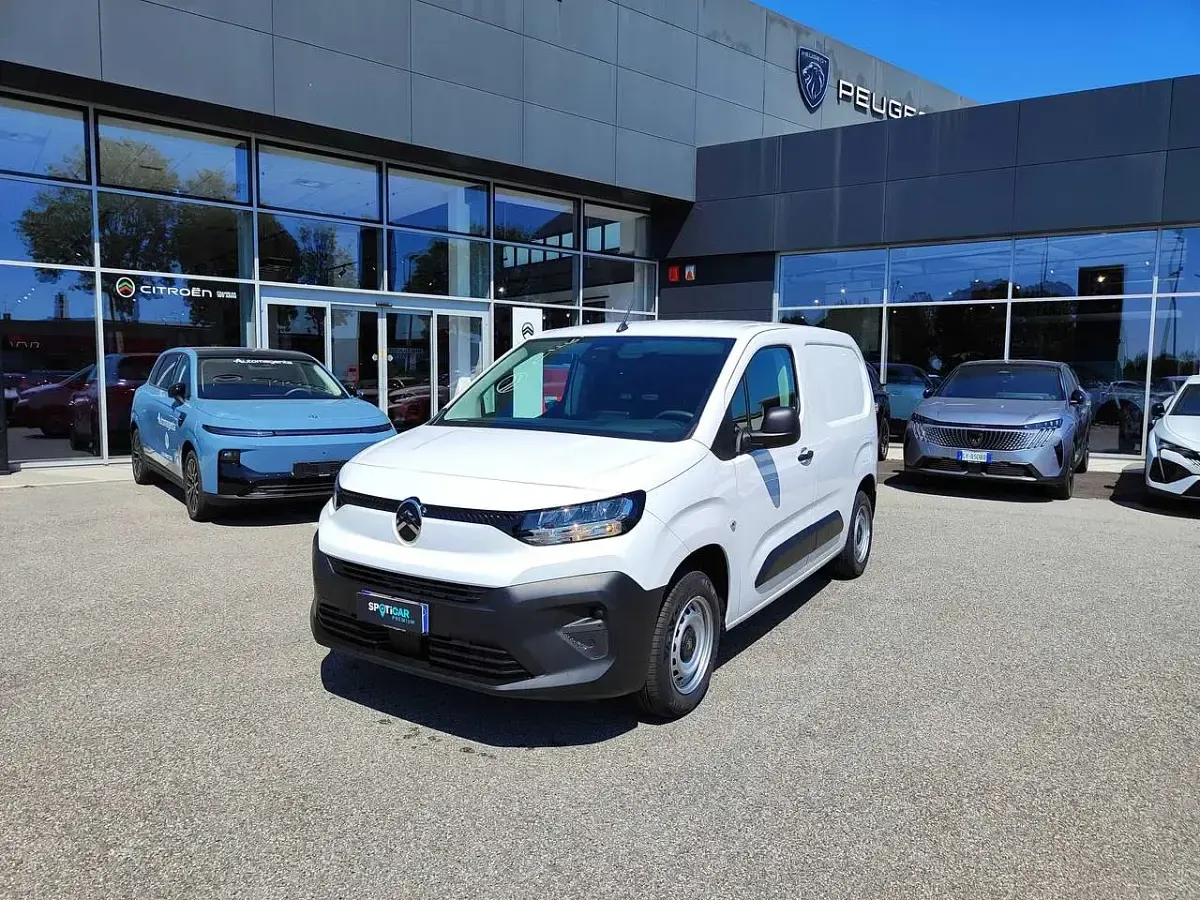 Nuova Citroën Berlingo Touch 101 CV (74 kW) 2026 Kaolin white Monovolume