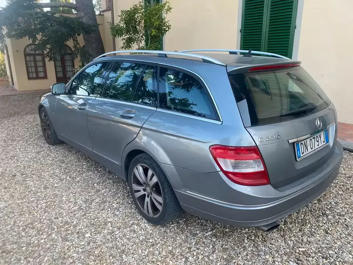 Usata Mercedes 220 170 CV (125 kW) 2008 Grigio Station wagon