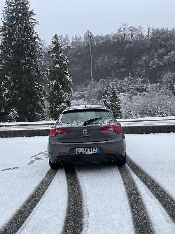 Usata Alfa Romeo Giulietta Progression 140 CV (102 kW) 2012 Utilitaria