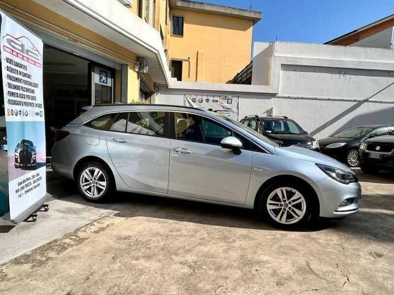 Usata Opel Astra Business 110 CV (80 kW) 2017 Azzurro Station wagon