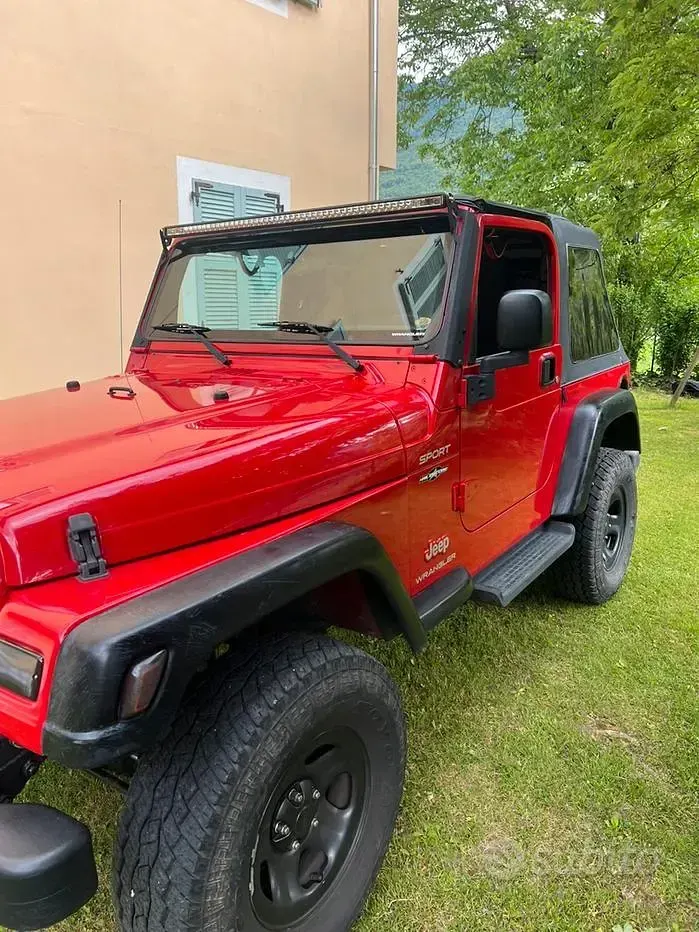 Usata Jeep Wrangler 143 CV (105 kW) 2005 Rosso SUV