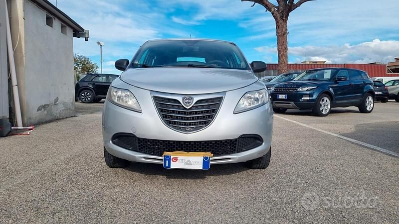 Grigio Usata 2013 Lancia Ypsilon Gold Due volumi | 4000 € (Buon prezzo) - Immagine 1/4