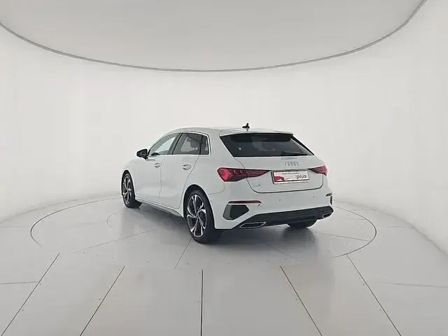 Usata Audi A3 S-Line 116 CV (85 kW) 2023 Bianco ghiaccio metallizzato Berlina