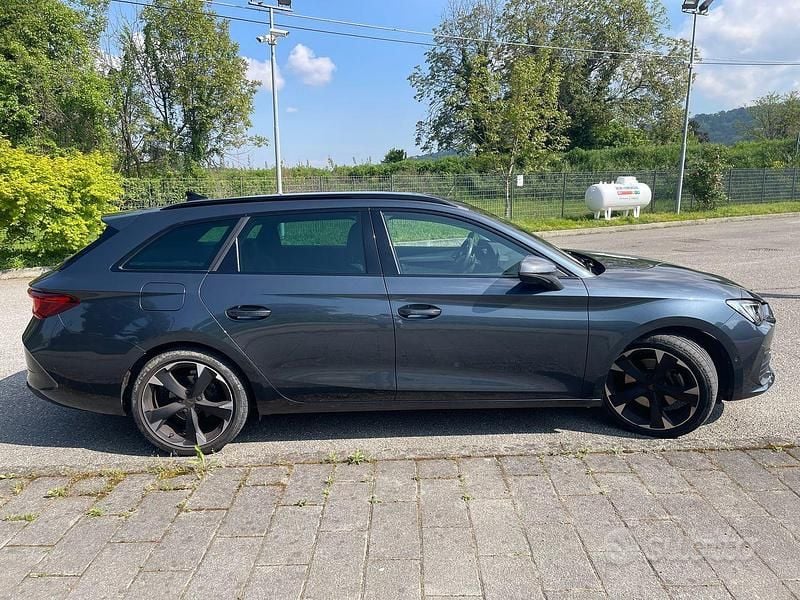 Usata Cupra Leon 150 CV (110 kW) 2023 Grigio Station wagon