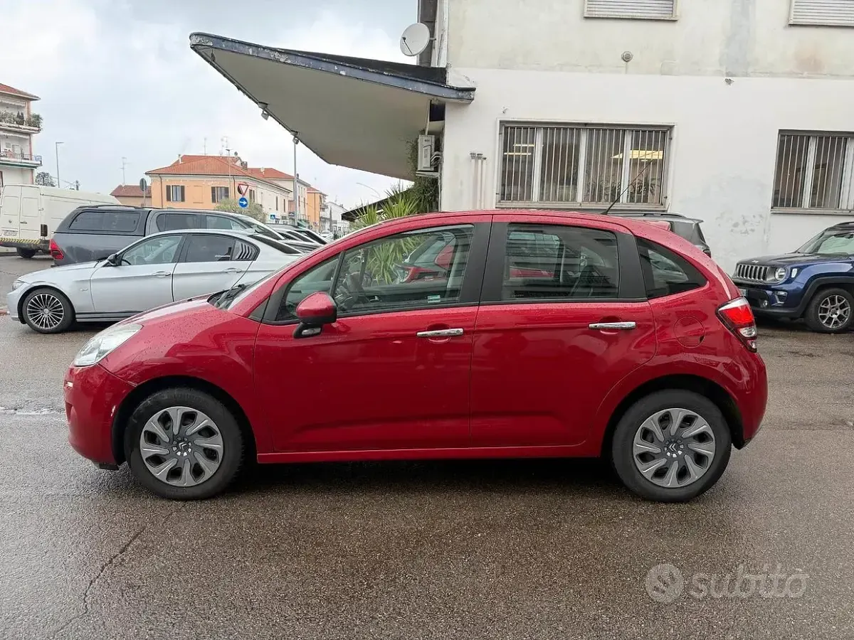 Begagnad Citroën C3 68 HK (50 kW) 2014 Röd Sedan