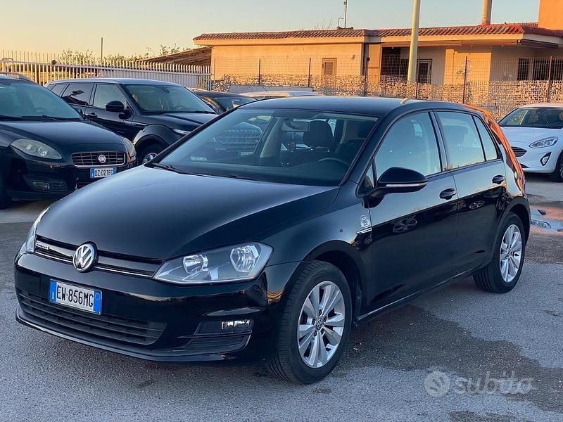 Usata VW Golf Trendline 110 CV (80 kW) 2015 Nero Berlina