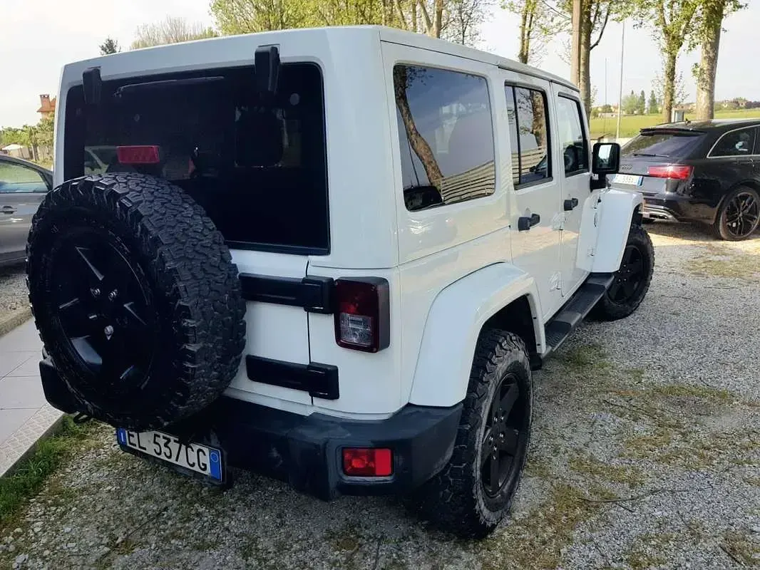 Usata Jeep Wrangler 200 CV (147 kW) 2012 Bianco SUV