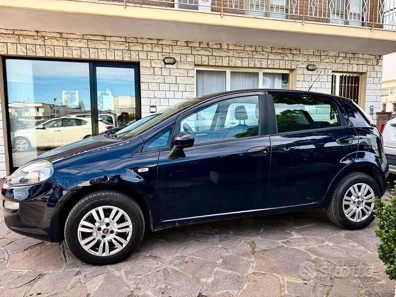 Usata Fiat Punto Pop 69 CV (50 kW) 2012 Blu Utilitaria