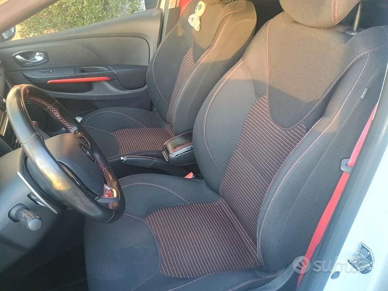 Usata Renault Clio IV R.S. 200 CV (147 kW) 2016 Bianco Utilitaria