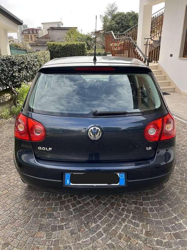 Usata VW Golf V 102 CV (75 kW) 2007 Blu/azzurro Berlina