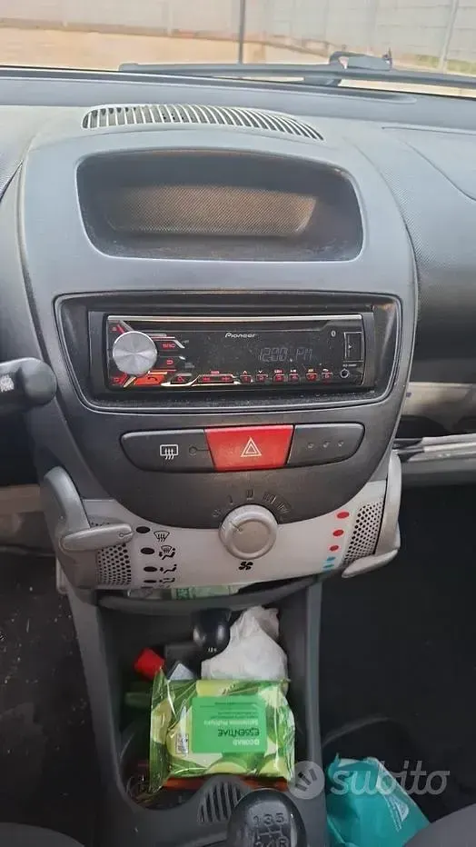 Usata Peugeot 107 68 CV (50 kW) 2010 Grigio Utilitaria