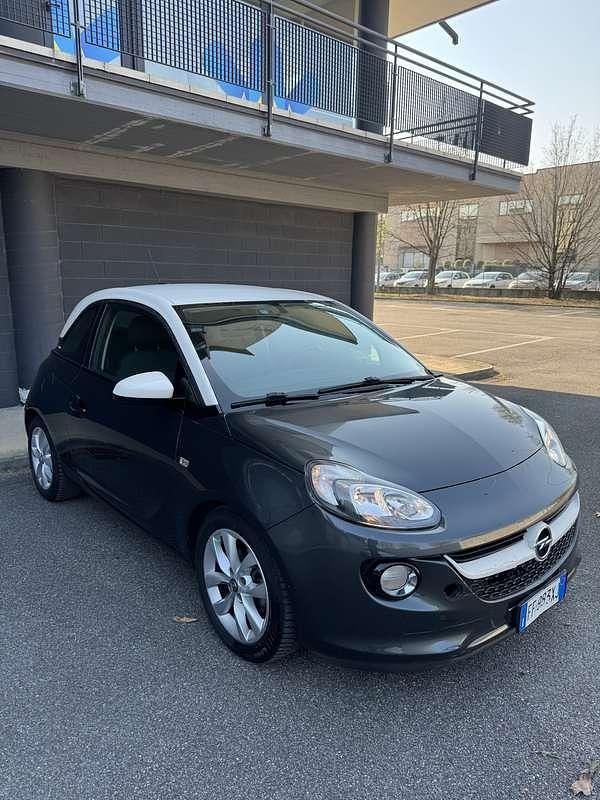 Usata Opel Adam 90 CV (66 kW) 2016 Utilitaria