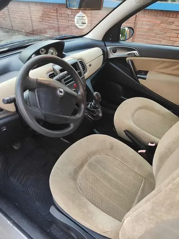 Usata Lancia Ypsilon 60 CV (44 kW) 2006 Utilitaria