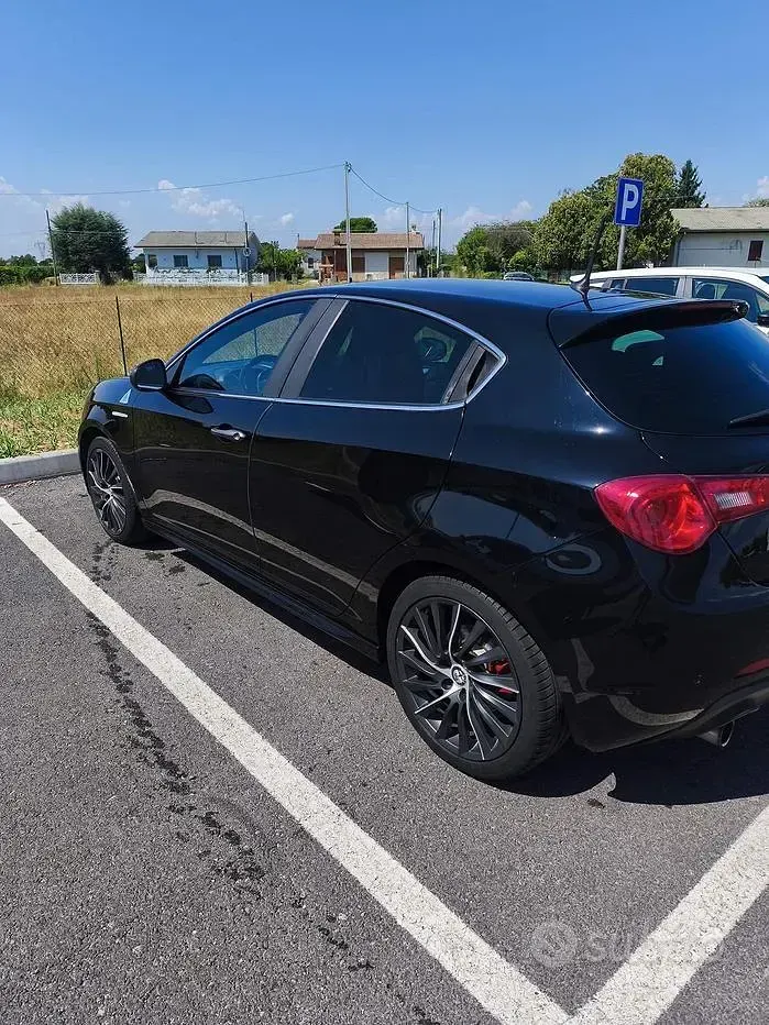 Usata Alfa Romeo Giulietta Quadrifoglio Verde 240 CV (176 kW) 2016 Nero Utilitaria