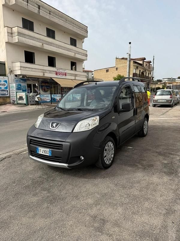 Usata Peugeot Bipper Outdoor 75 CV (55 kW) 2011 Nero Monovolume