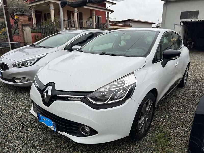 Bianco Usata 2013 Renault Clio IV Tre volumi | 6000 € (Buon prezzo) - Immagine 1/1