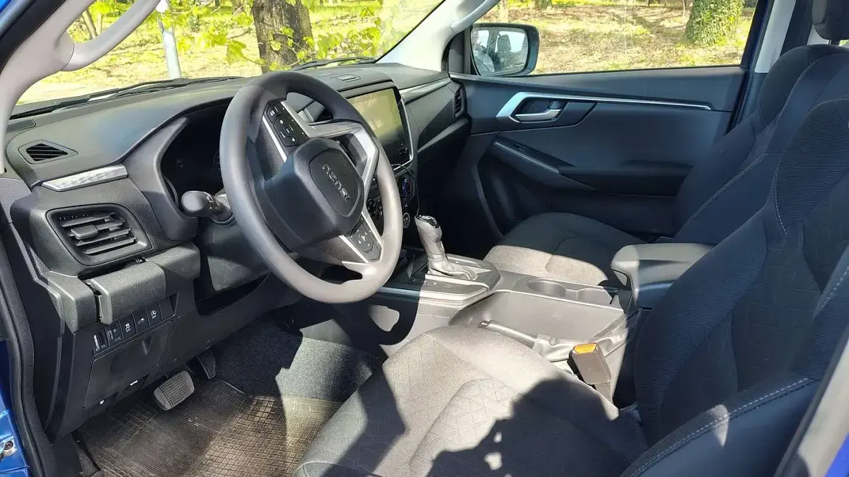 Usata Isuzu D-Max 163 CV (119 kW) 2025 Blu/azzurro Pick-up
