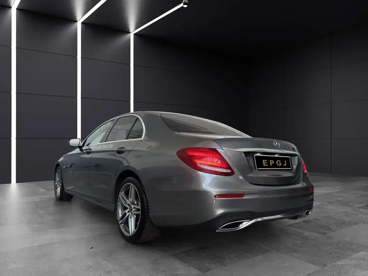Usata Mercedes E220 Premium Plus 194 CV (142 kW) 2020 Grigio Berlina