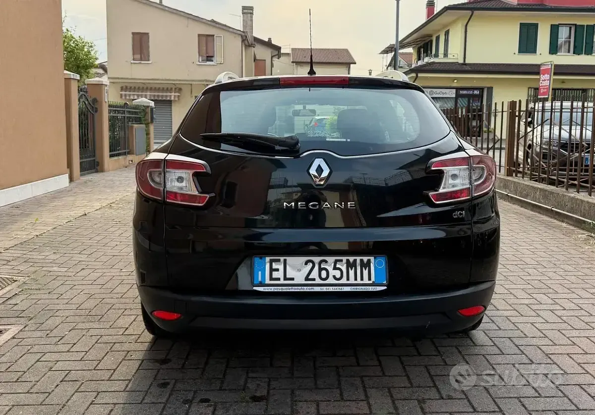 Usata Renault Mégane GrandTour 90 CV (66 kW) 2011 Nero Station wagon