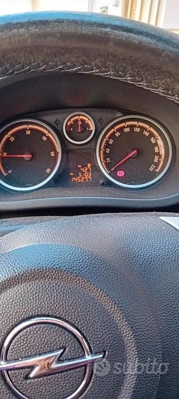 Usata Opel Corsa 69 CV (50 kW) 2010 Bianco Utilitaria