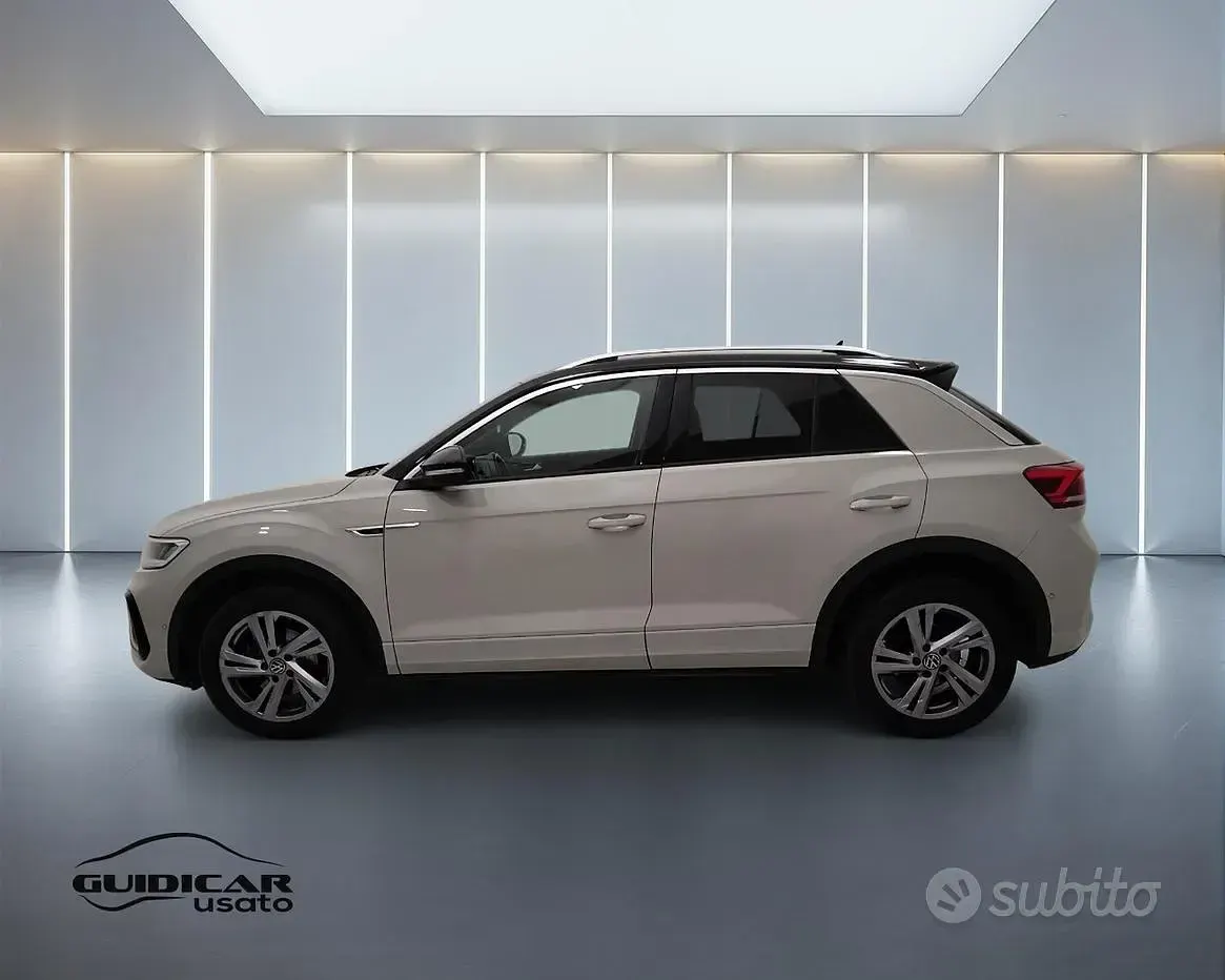 Usata VW T-Roc R-line 116 CV (85 kW) 2023 Beige SUV