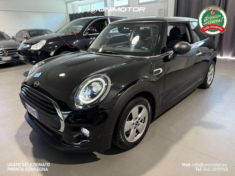 Usata Mini One D 95 CV (69 kW) 2019 Midnight black Utilitaria