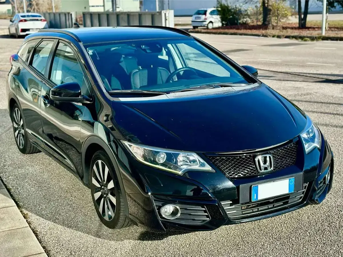 Usata Honda Civic Elegance 120 CV (88 kW) 2016 Nero Station wagon