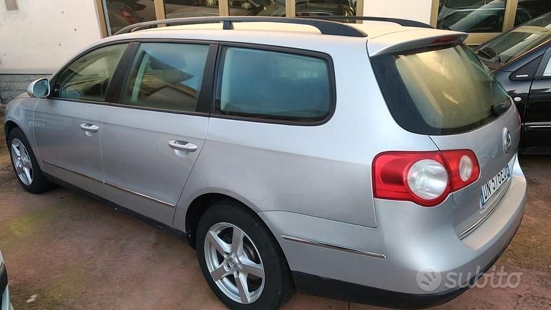 Usata VW Passat 105 CV (77 kW) 2008 Grigio Station wagon