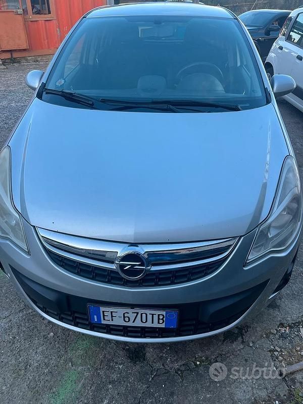 Usata Opel Corsa 75 CV (55 kW) 2013 Grigio Utilitaria