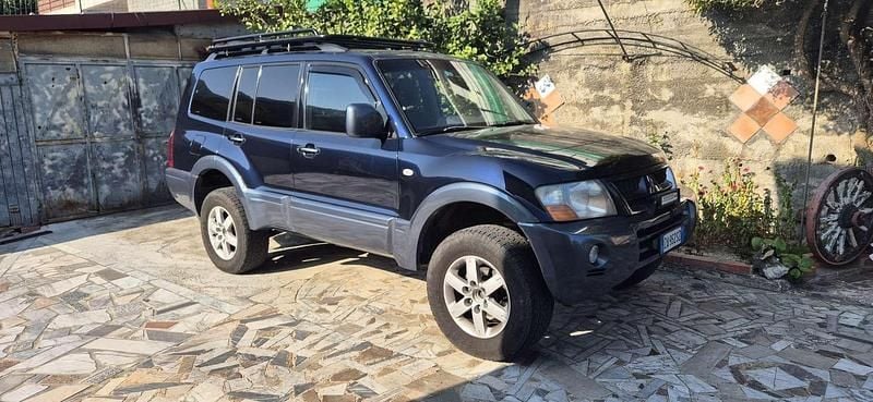 Usata Mitsubishi Pajero 160 CV (117 kW) 2005 Blu SUV