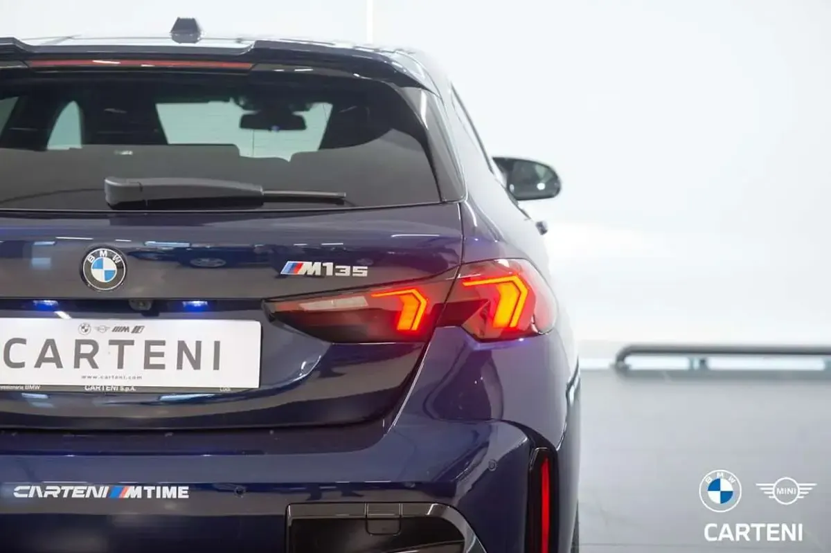Usata BMW 135 M Sport 300 CV (220 kW) 2025 Tanzanite blue metallizzato Utilitaria