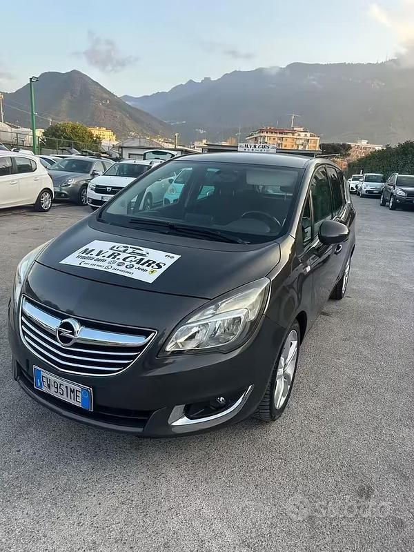 Usata Opel Meriva Cosmo 120 CV (88 kW) 2014 Grigio Monovolume