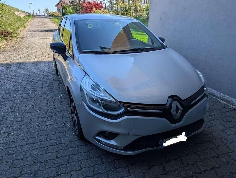 Usata Renault Clio V Business 90 CV (66 kW) 2020 Argento Berlina
